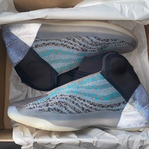 Yeezy Qntm Hightop Sneakers